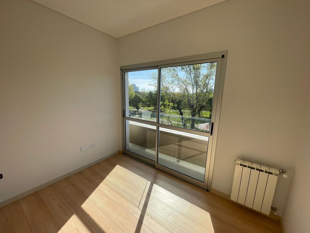 027a0648-f5da-404c-8734-4a5d979279d2